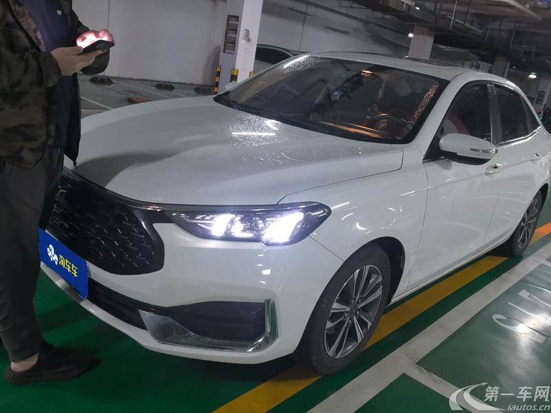 Ford Escort 2022 car image #2