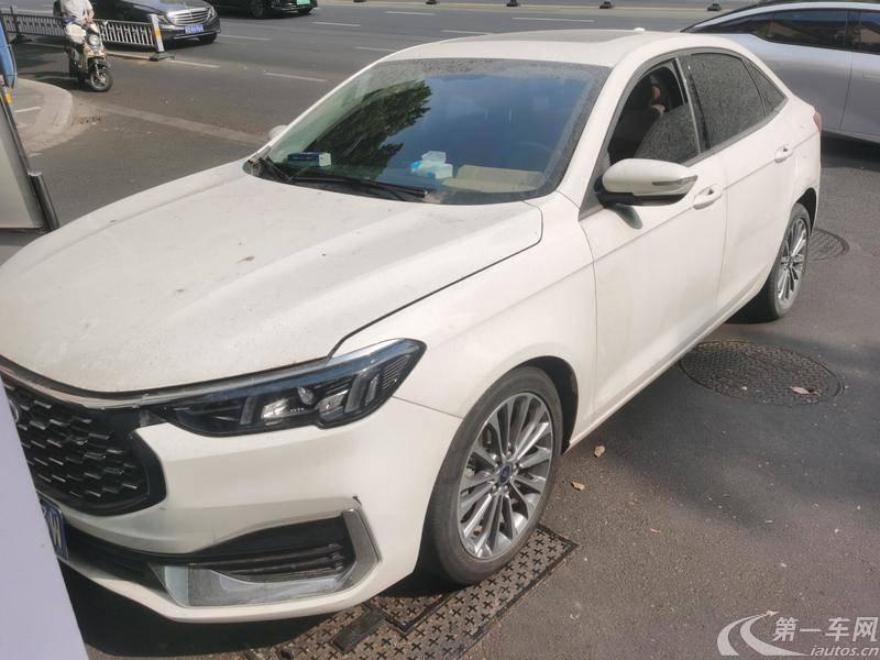 Ford Escort 2021 car image #2