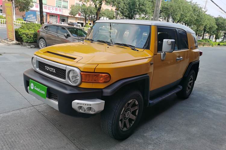 Toyota FJ Cruiser 2019 #2 Toyota FJ Cruiser 2019 صورة سيارة #2