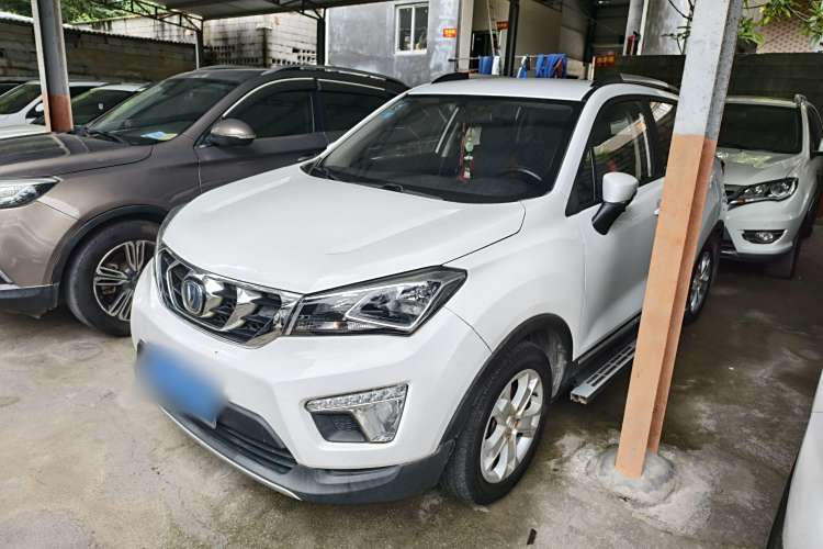 Changan CS15 EV 2016 #2 Changan CS15 EV 2016 car image #2