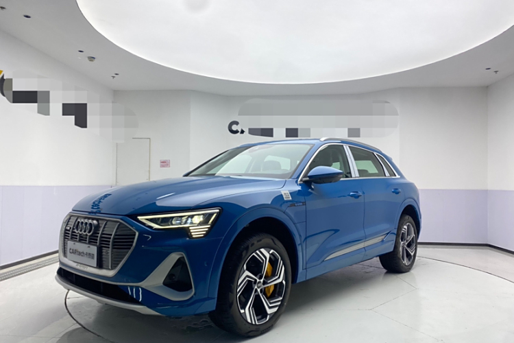 Audi e-tron #2 Audi e-tron car image #2