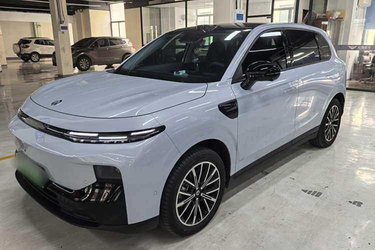 零跑汽车 零跑B10 2025 汽车图片 #2