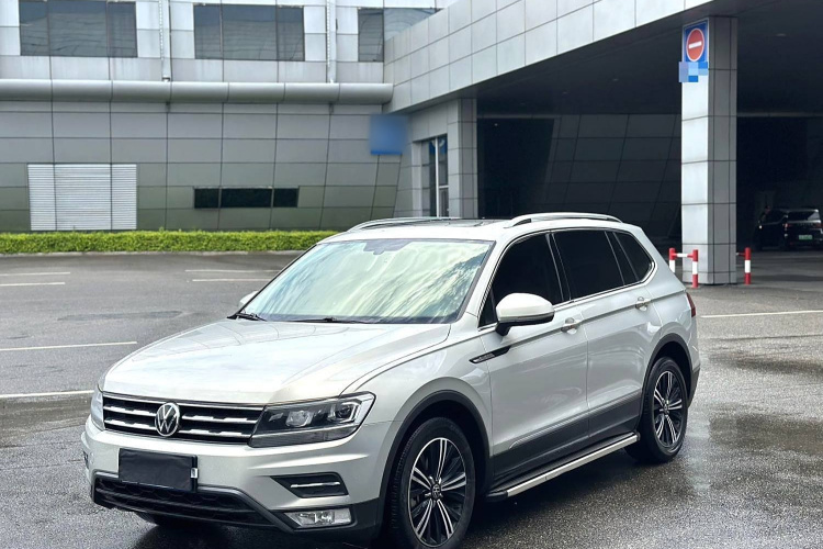 Volkswagen Tiguan L 2021 car image #2