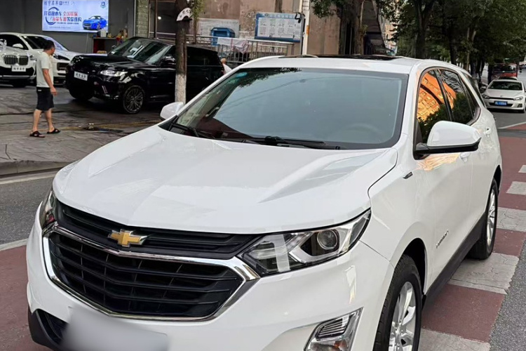 Chevrolet Equinox 2019 car image #2