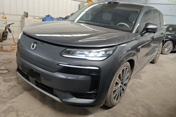 Denza N9 2025 #2 Denza N9 2025 car image #2