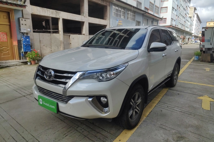 Toyota Fortuner 2018 #2 Toyota Fortuner 2018 immagine di auto #2