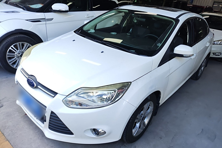 Ford Focus (Imported) 2014 car image #2