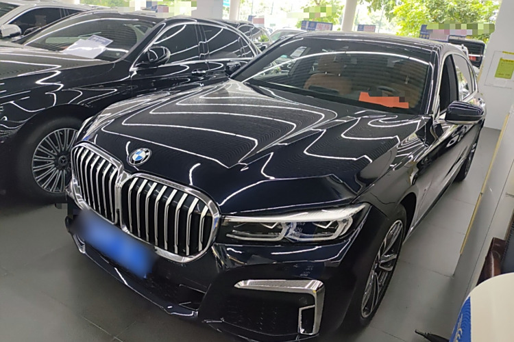 BMW M760Le 2021 #2 BMW M760Le 2021 car image #2