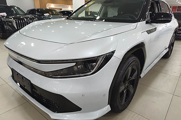 Honda P7 2025 #2 Honda P7 2025 car image #2