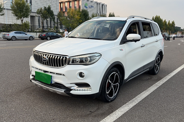 SWM X7 2018 imagen de coche #2