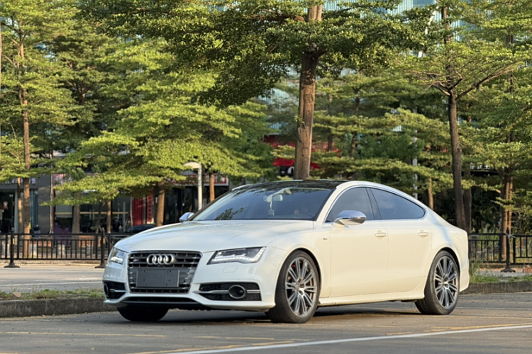 Audi A7 2015 immagine di auto #2
