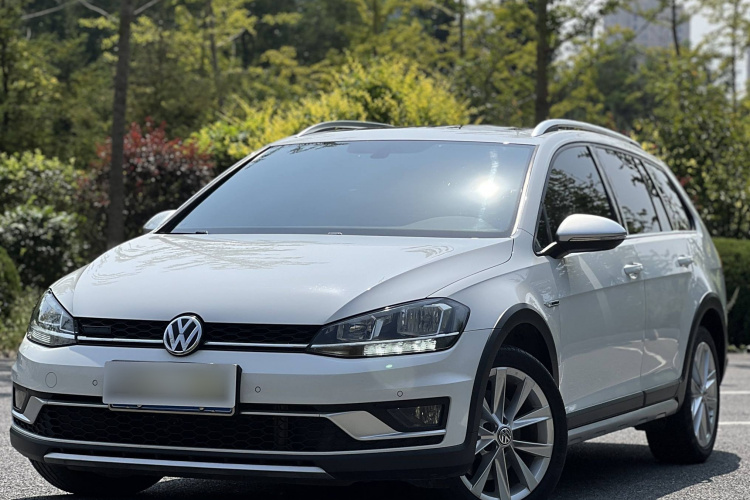 Volkswagen Golf (Imported) 2020 immagine di auto #2