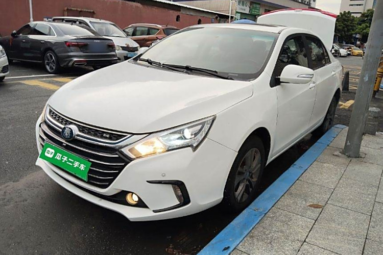 BYD Qin New Energy 2018 car image #2