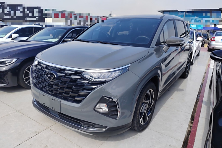 Hyundai Custo 2023 car image #2