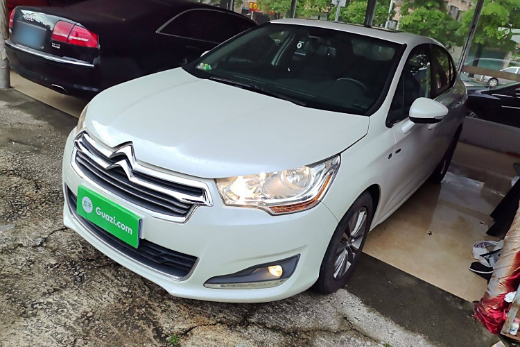 Citroen C4L 2015 car image #2