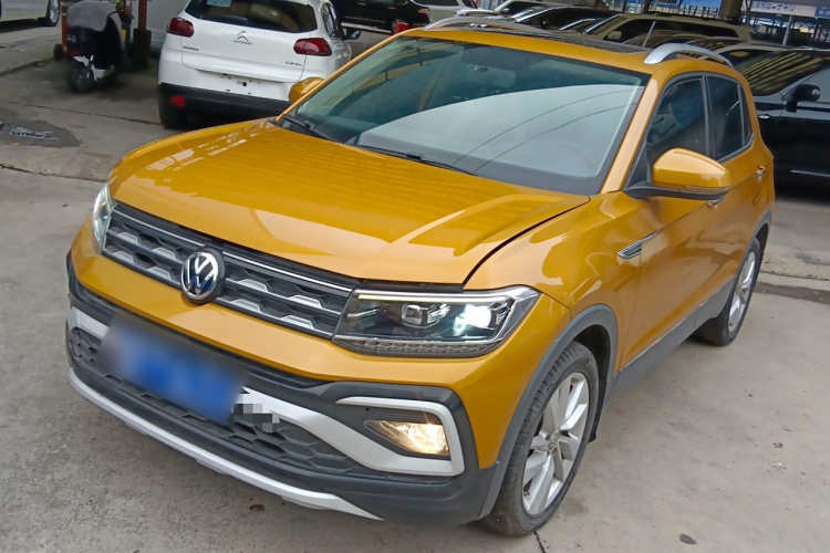 Volkswagen T-Cross 2020 car image #2