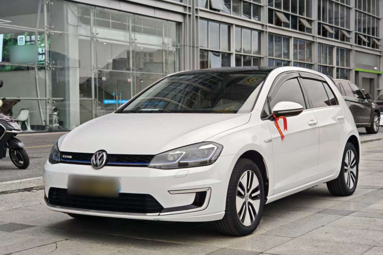 Volkswagen Golf Pure Electric 2021 car image #2