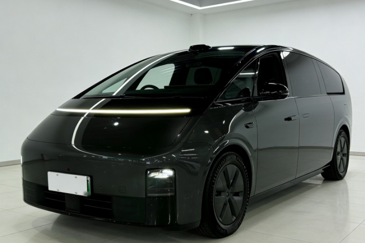 理想汽车 理想MEGA 2024 汽车图片 #2