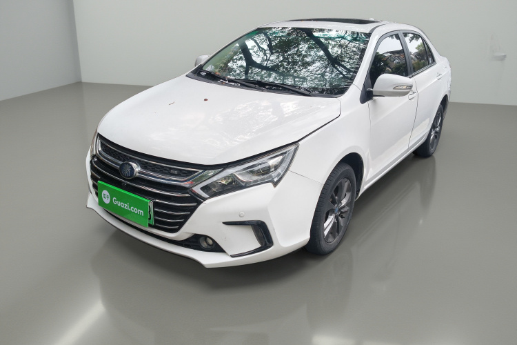BYD Qin New Energy 2018 #2 BYD Qin New Energy 2018 car image #2