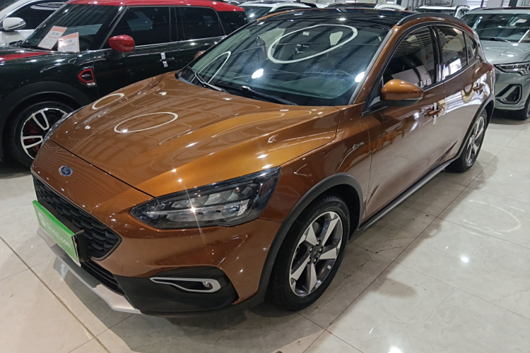 Ford Focus Active 2021 car image #2
