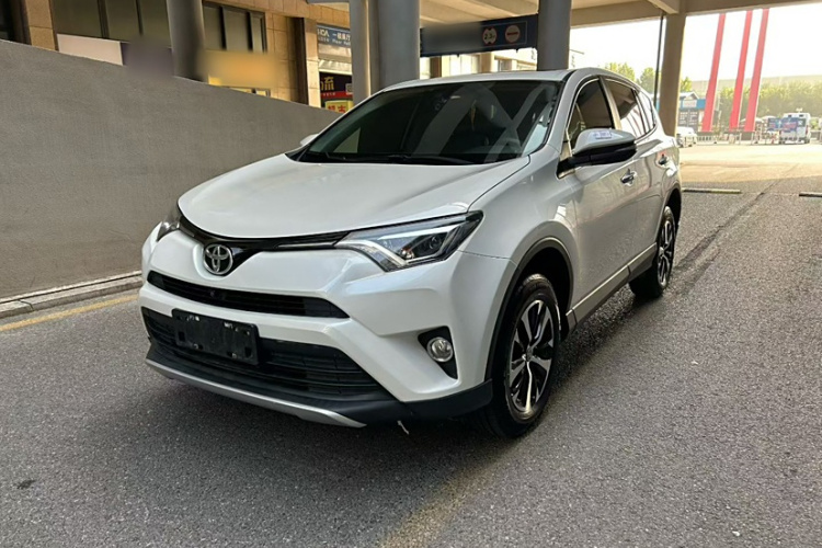 RAV4 2017 #2 RAV4 2017 car image #2