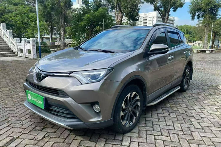 Toyota RAV4 (Imported) 2018 #2 Toyota RAV4 (Imported) 2018 immagine di auto #2