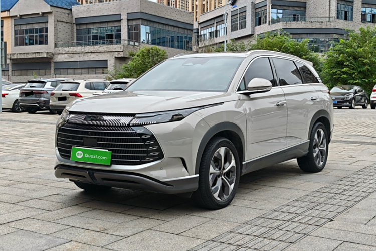 BYD Frigate 07 2023 #2 BYD Frigate 07 2023 car image #2