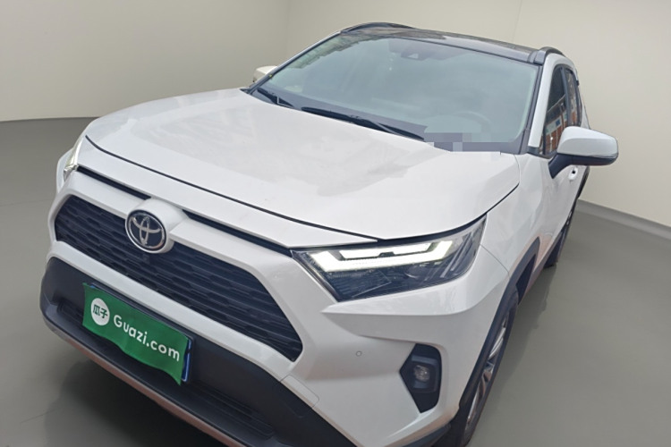 Toyota RAV4 (Imported) 2024 immagine di auto #2