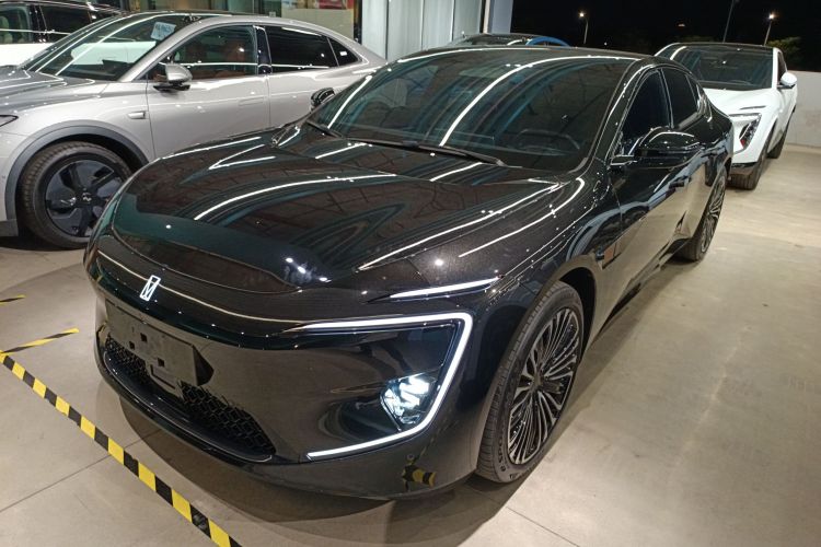 Avatr 12 2024 #2 Avatr 12 2024 car image #2