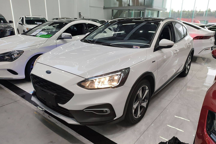 Ford Focus Active 2020 #2 Ford Focus Active 2020 car image #2