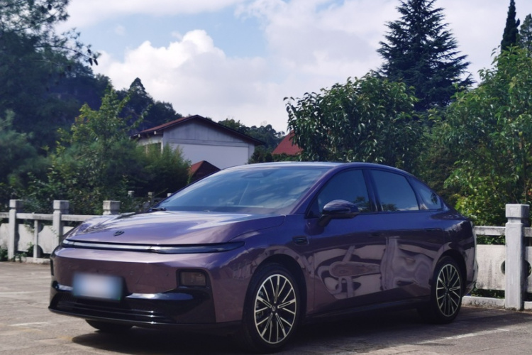 零跑汽车 零跑B01 2025 汽车图片 #2