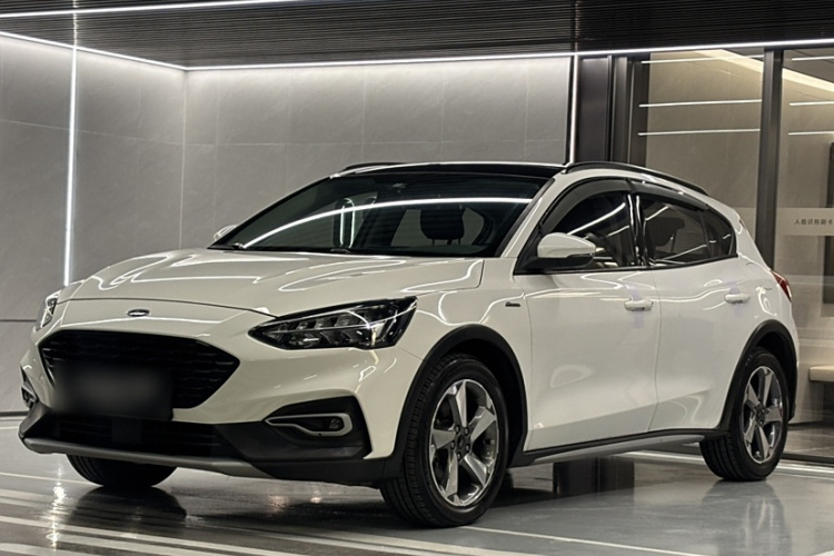 Ford Focus Active 2021 صورة سيارة #2