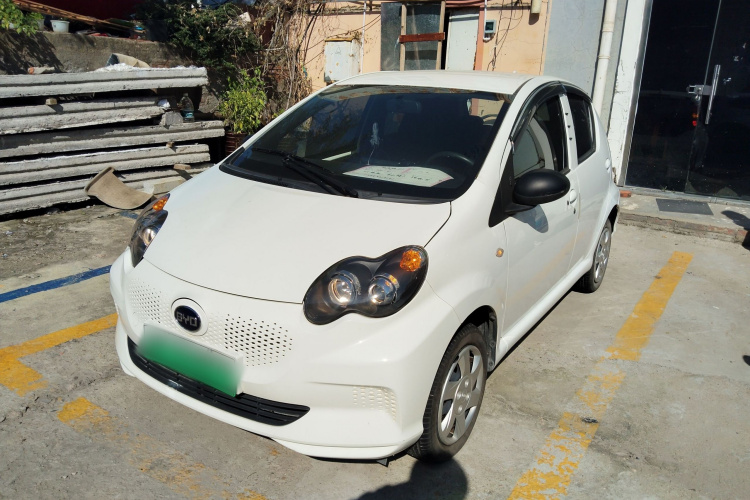 BYD e1 2021 car image #2