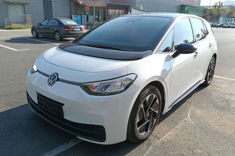 Volkswagen ID.3 2024 immagine di auto #2