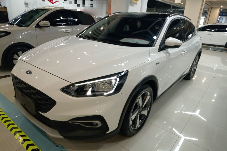 Ford Focus Active 2020 صورة سيارة #2