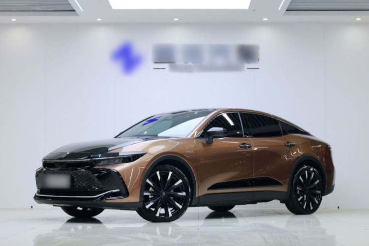 Toyota Crown 2023 immagine di auto #2