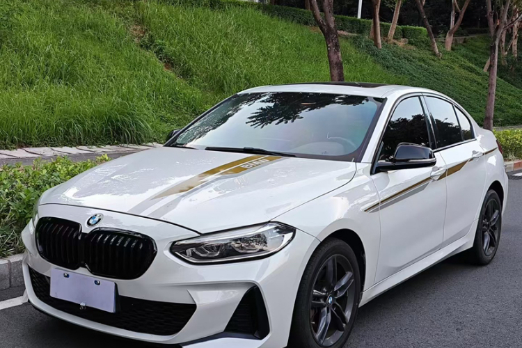 BMW 1 Series M 2023 #2 BMW 1 Series M 2023 immagine di auto #2