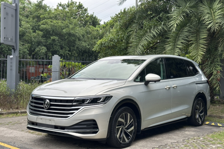 Volkswagen Viloran 2022 car image #2