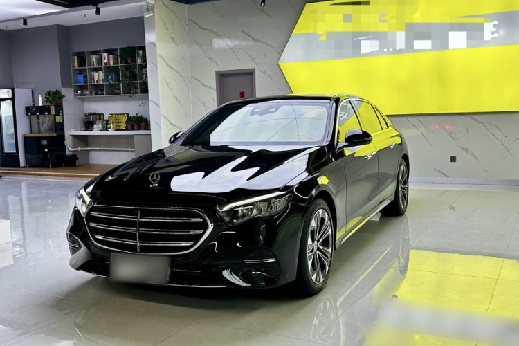 Mercedes-Benz E Class New Energy 2024 car image #2