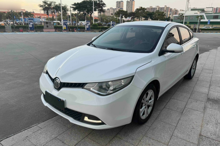 MG GT 2017 car image #2