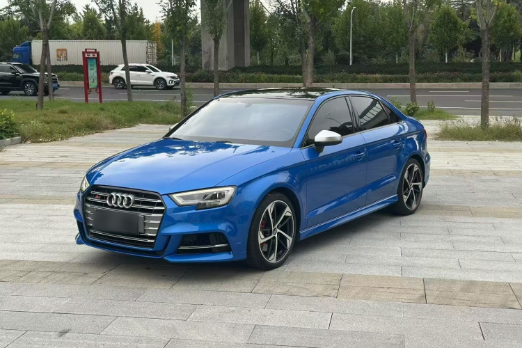 Audi S3 2019 car image #2