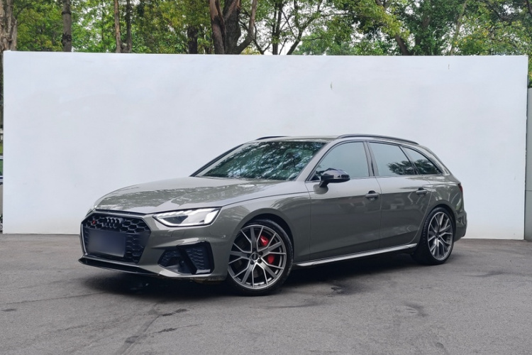 Audi S4 2023 car image #2