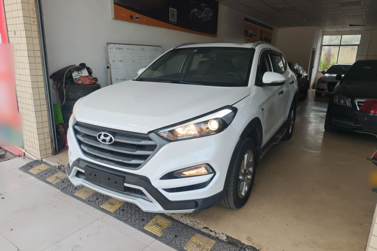 Hyundai Tucson (Imported) 2017 car image #2