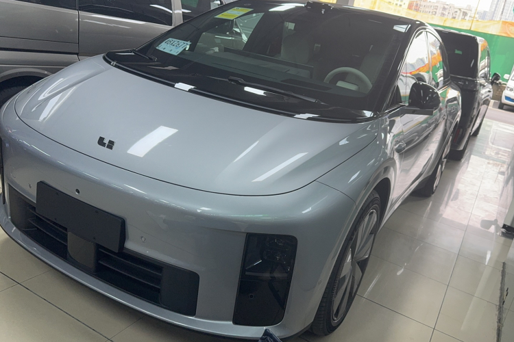 理想汽车 理想i6 2025 汽车图片 #2