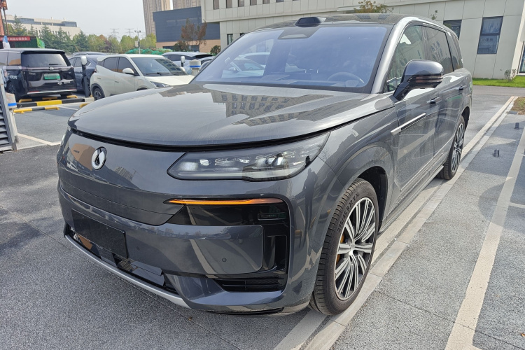 Denza N9 2025 car image #2