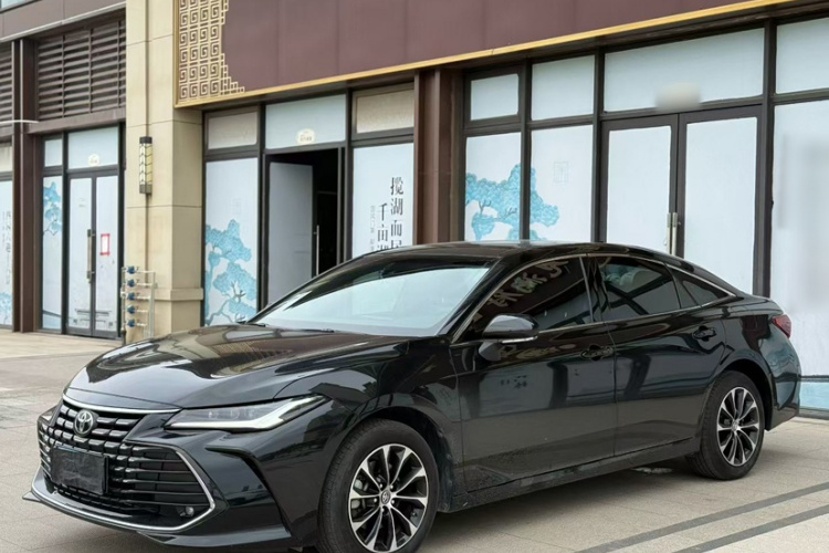 Toyota Avalon 2024 car image #2