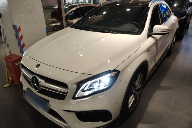 Mercedes-Benz GLA AMG 2017 car image #2