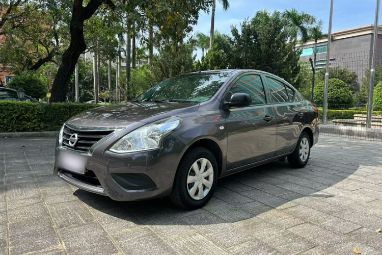 Nissan Sunny 2017 car image #2