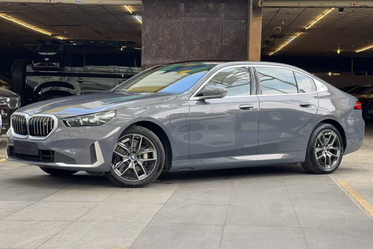 BMW i5 M60 2024 #2 BMW i5 M60 2024 car image #2