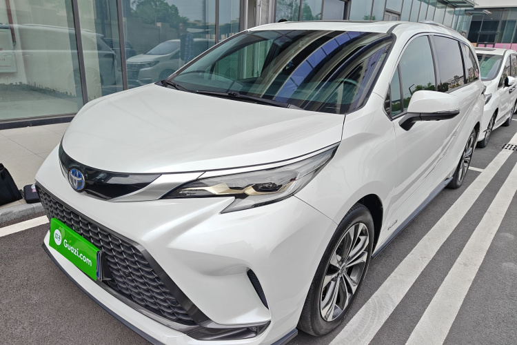 Toyota Granvia 2023 immagine di auto #2